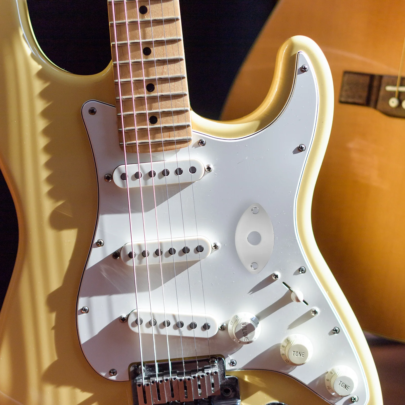 

2 pcs Electric Guitar Jack Cover Silver Socket Plate Input Output Zinc Alloy Cat-eye Shape Bass Accessories Replacement Parts