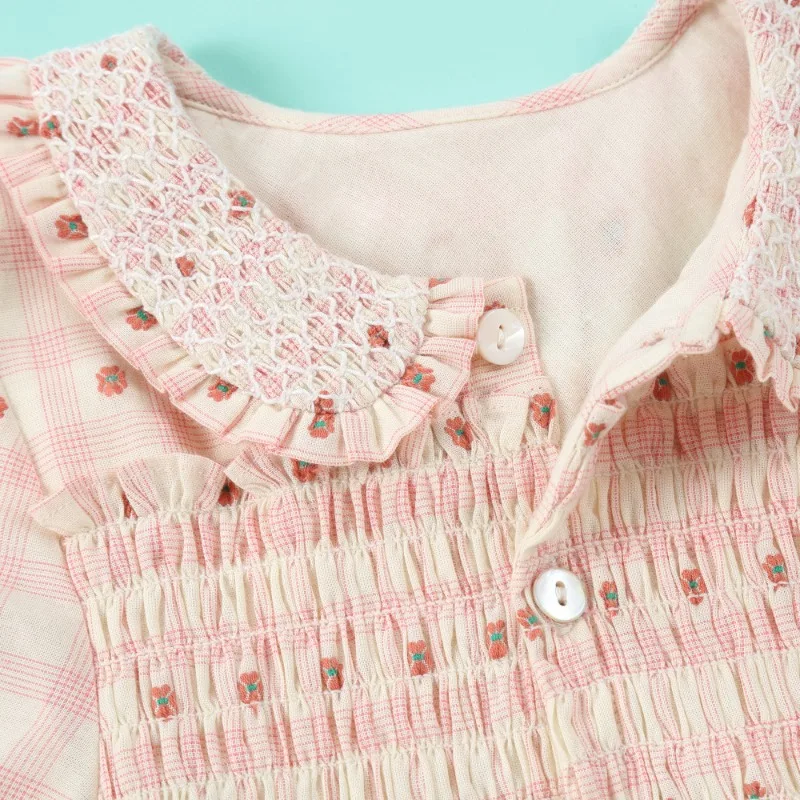 فستان Ins Kids Boutique للفتيات باللون الوردي الفرنسي الحلو من القطن الممشط بياقة الدمية الحلوة للأطفال ملابس الفتيات على شكل زهرة للتدخين