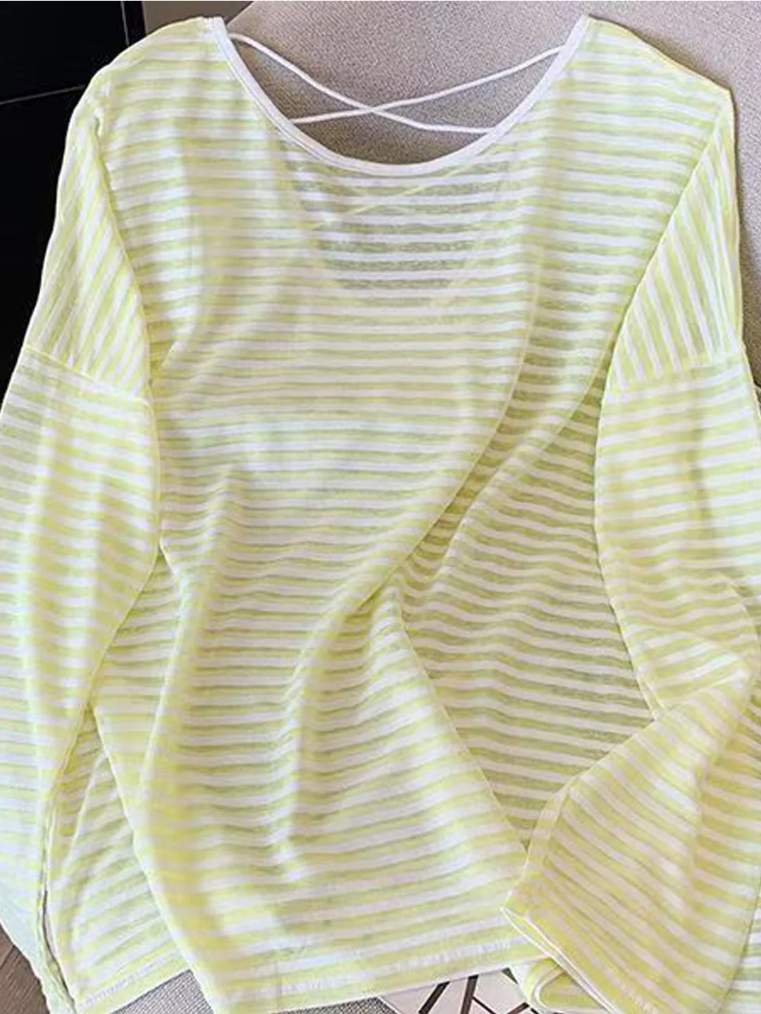 

Lightweight Loose Striped Long Sve T-irt Women's Summer Casual Air Conditioner Cover up Faionable UV Protection Top