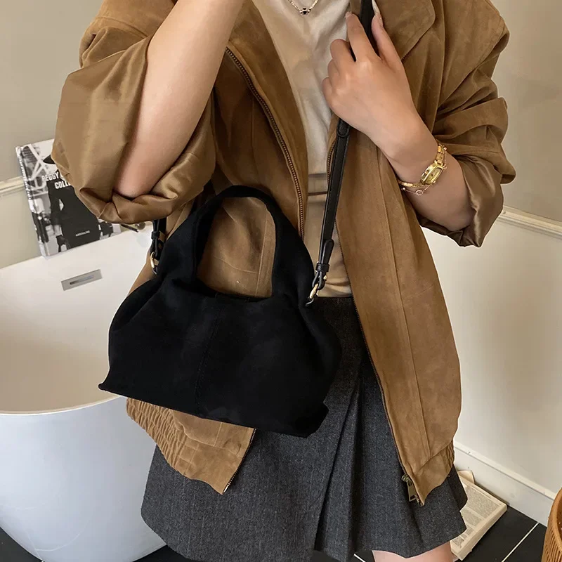 حقيبة دلو بيضاء محمولة باليد للاستخدام اليومي، حقيبة كتف عصرية وبسيطة