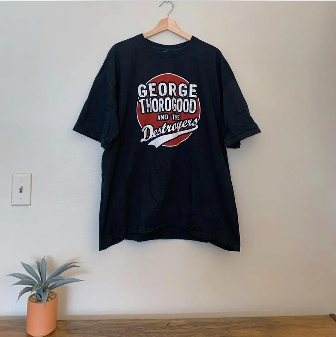 

Футболка с рисунком George Thorogood & The Destroyers «I Drink Alone» — мужская XXL