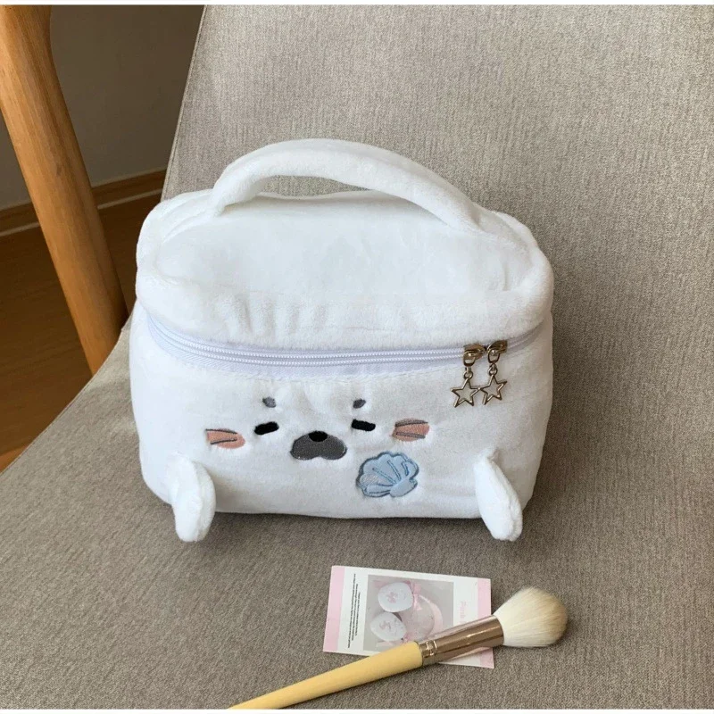 Niedliche Seelchen-Kosmetiktasche, weiche, flauschige Tier-Handtasche, Kosmetik-Reisetasche mit großem Fassungsvermögen, vielseitiges Nischengeschenk für Frauen – Detail 3