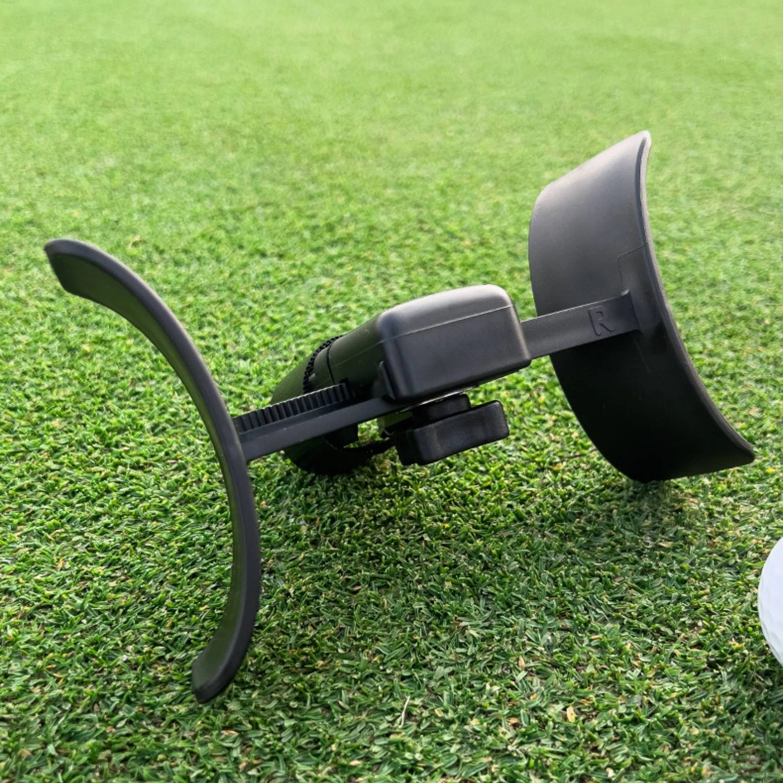 accessorio-di-allenamento-per-il-putting-guida-universale-per-il-movimento-del-putting-con-supporti-regolabili-strumento-per-esercitarsi-nel-movimento-del-putting-ideale-per-i-golfisti