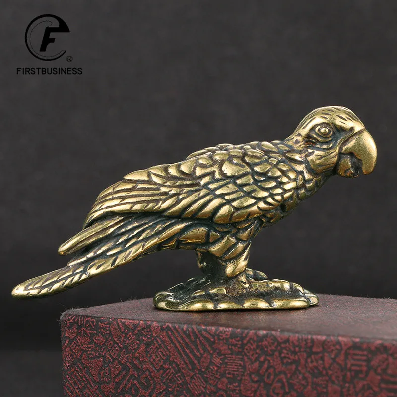 Solid Brass Eagle Ornament Office Desktop Animal Bird Small Statue Figurines Vintage Tea Pet Crafts Home Decorations Accessories