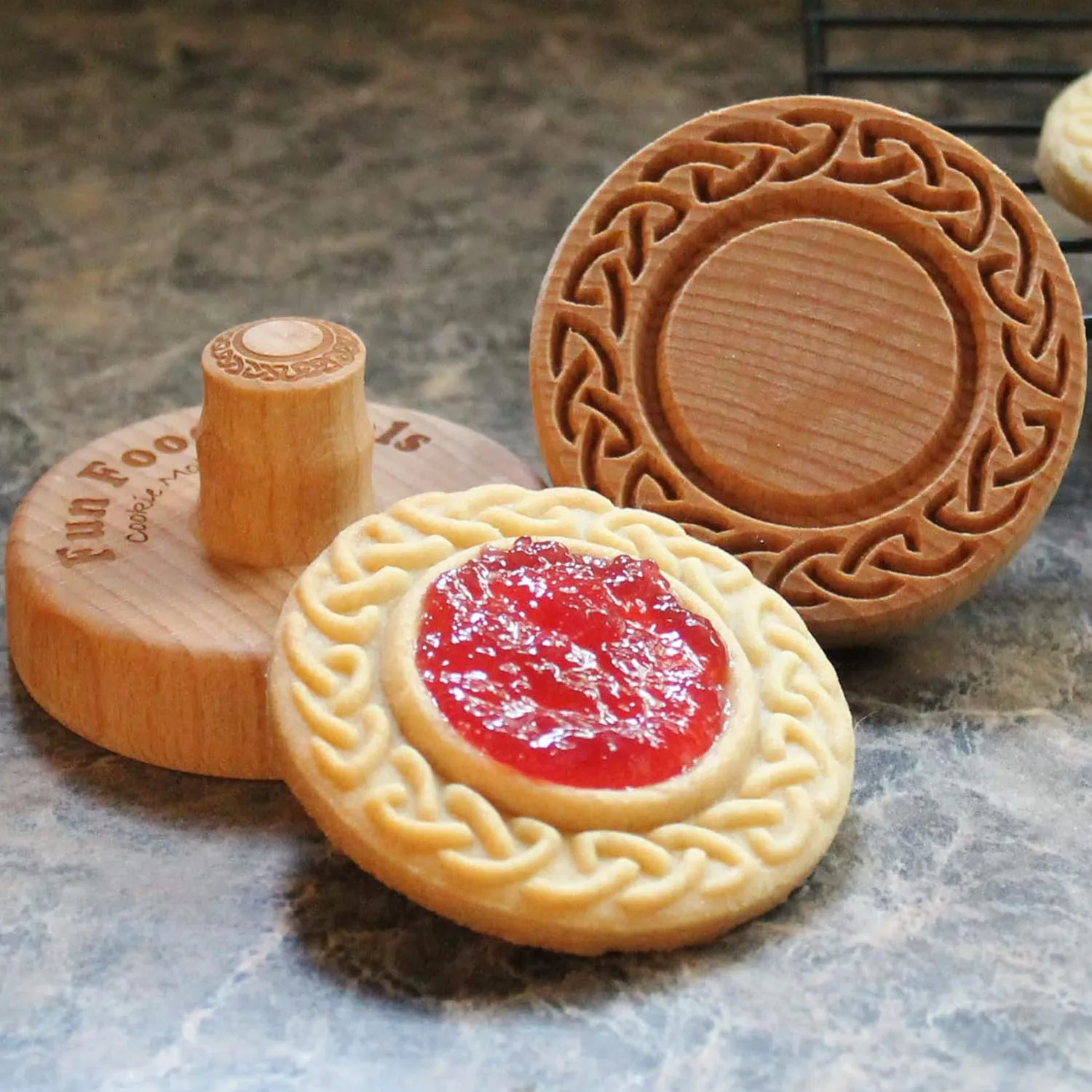 Carved Wooden Flower Cookie Mold Kitchen Biscuits Stamp Cutter Gingerbread 3D Totem Pattern Fondant Cake Embossing Baking Tools