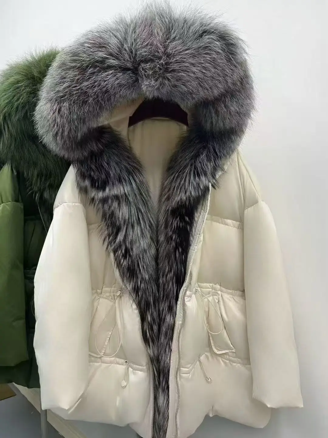 معطف نسائي متوسط الطول بياقة من الفرو من Jaet باللون الأبيض من Thiened معطف دافئ للتنقل النسخة الكورية #2