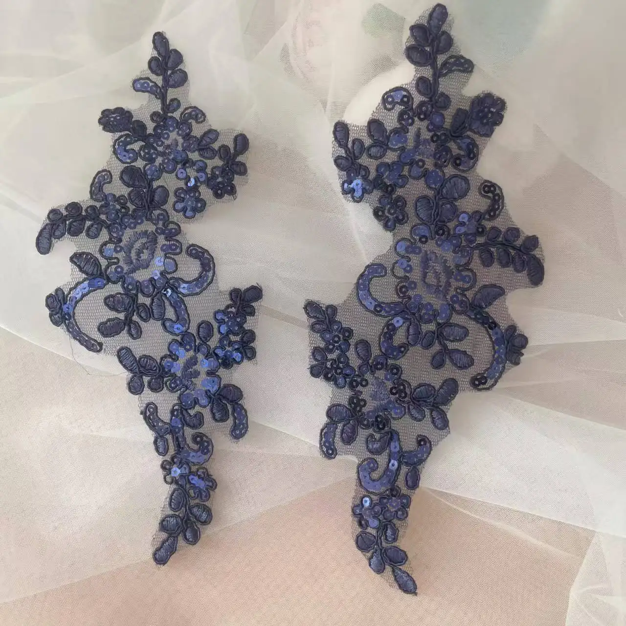 20 Stück/10 Paare. Spitzenborte mit glänzenden Pailletten und verspiegelten Blumen. Hochzeitskleid, Hochzeitsschuhe, Kopfschmuck, DIY-Nähzubehör RS2506062 – Detail 8