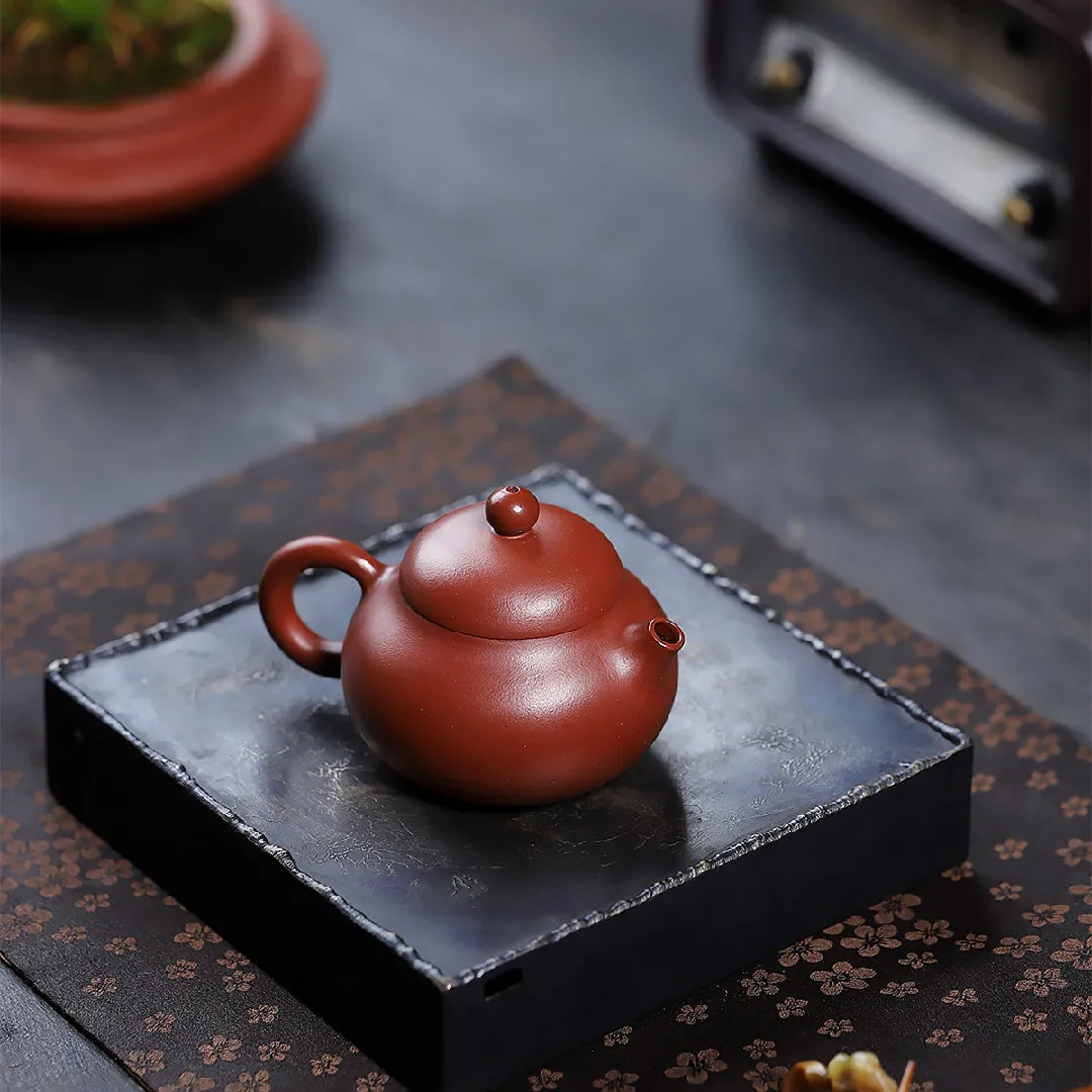 Yixing Purple Clay Pot Ore Red Leather Ingenious Hand Kung Fu Sand Tea Ware