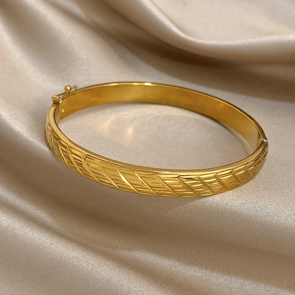 

DODOHAO Elegant Stainless Steel Bangle For Women Gold Spring Diagonal Engraved Cuff Bracelet Waterproof Trendy Daily Jewelry