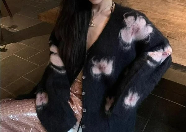 

Свитер с цветочным принтом в стиле ретро, кардиган, женская осенне-зимняя вязаная куртка с v-образным вырезом, мягкий липкий топ