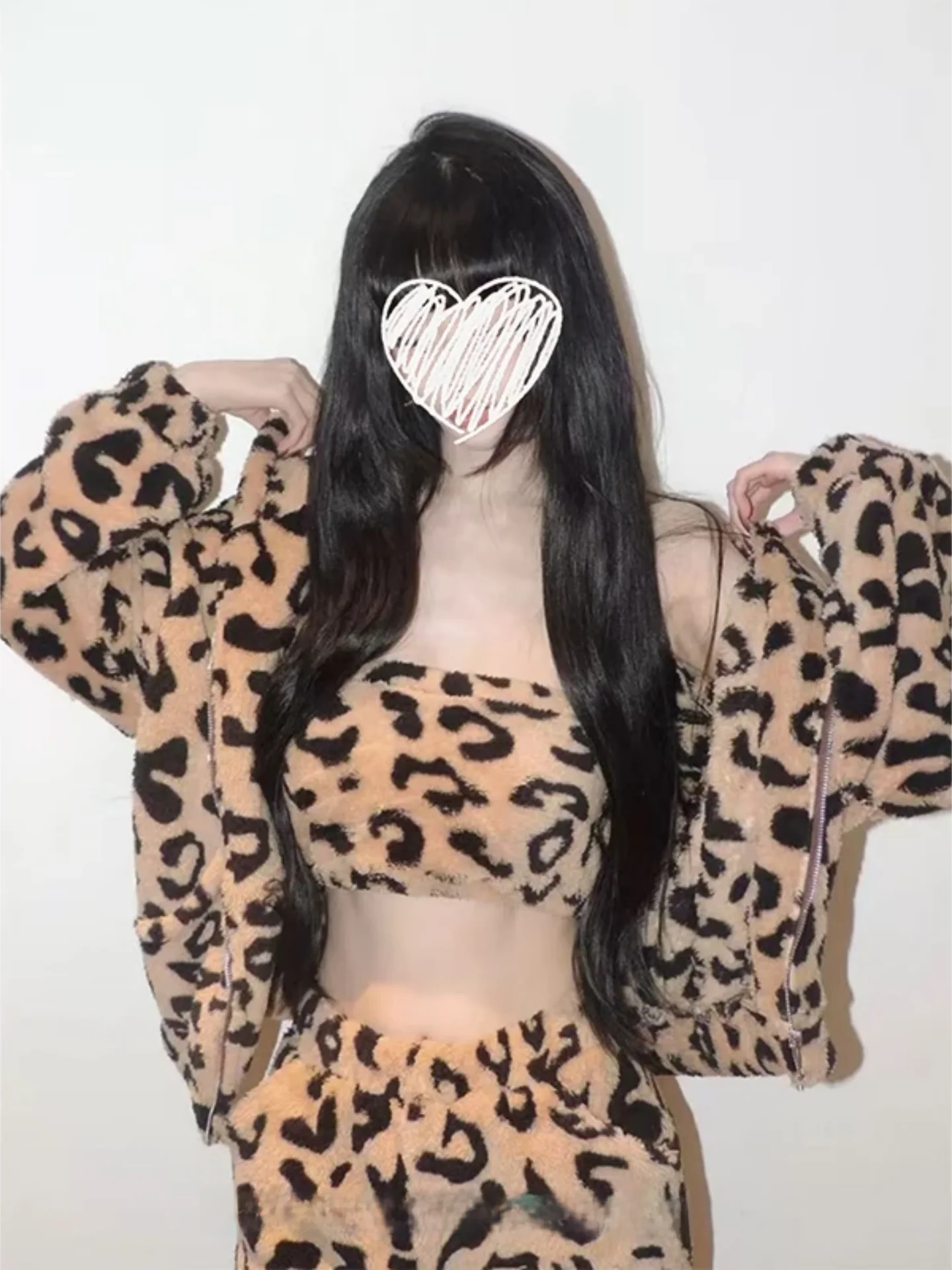 

Ladies' Pure Desire Leopard Print Hooded Outfit Beautiful Casual Pants Tee-Piece Set Winter Faion Slimming Effect