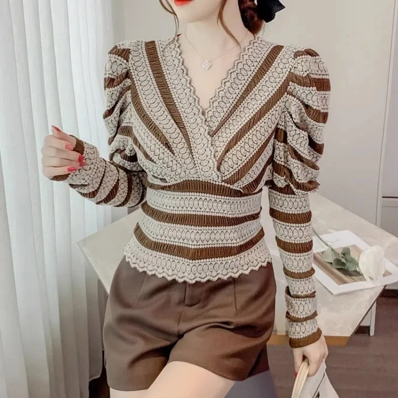 Spring Autumn New Fashion V-neck Puff Sleeve Women\'s Clothing Vintage Bottoming Shirt Striped Hollow Out Lace French Style Tops