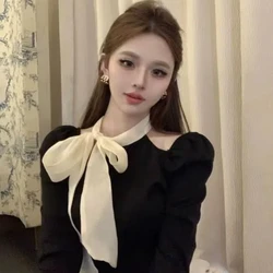 French Black Color Blocked Off Shoulder Long Sleeved Knitted T-shirt for Women's Niche Slim Fit Short Bow Top