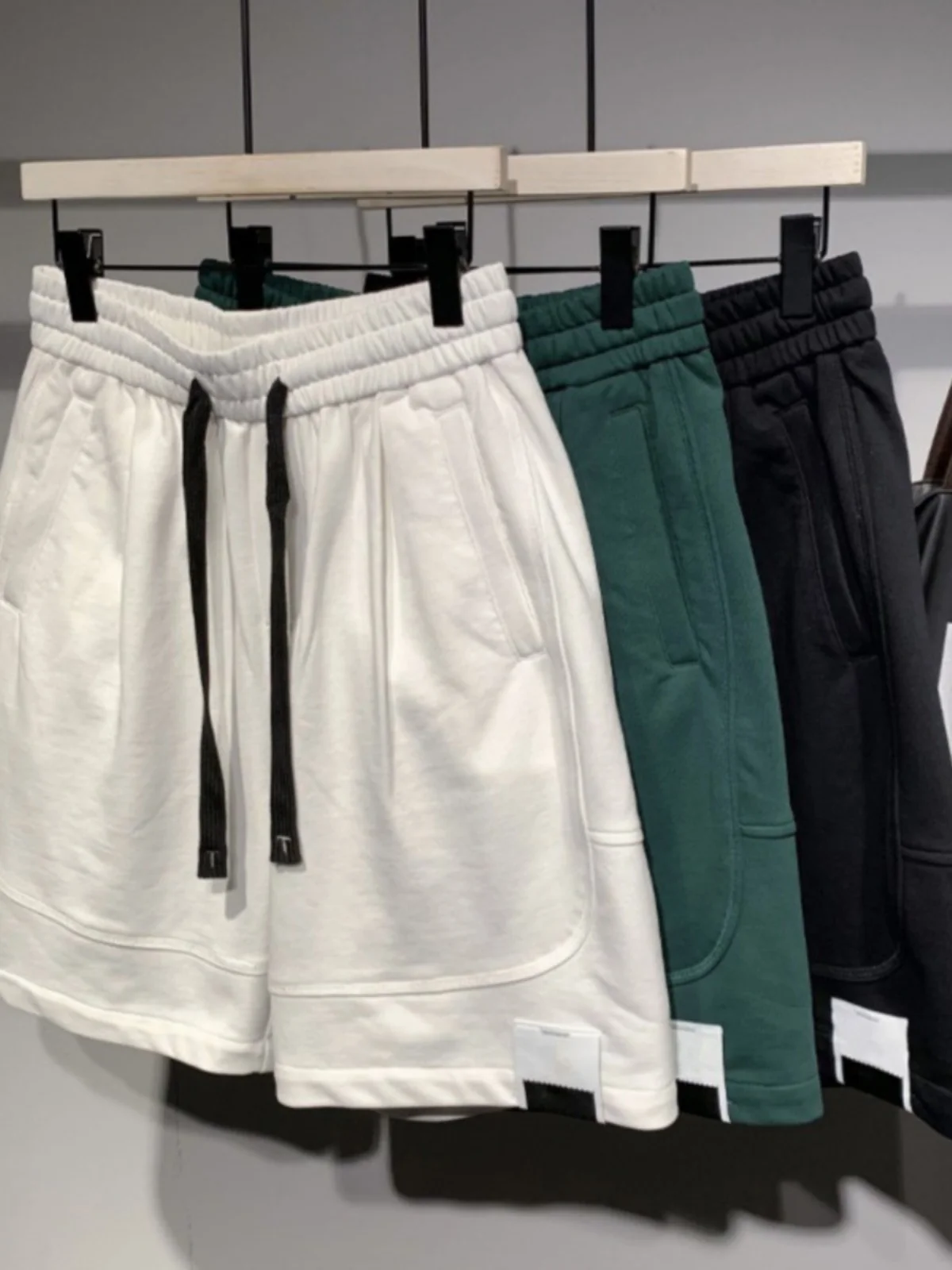 

Extra Large 300 Pounds Workwear Style Casual Versatile Wide Leg Shorts Men's Summer Loose Outerwear High Waist Five-Quarter P...