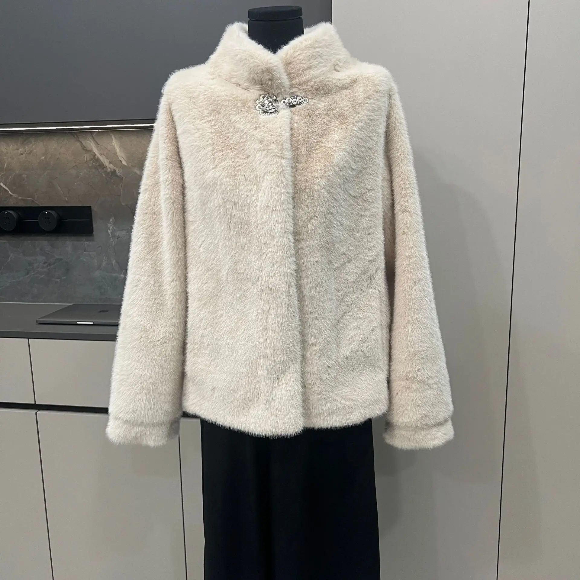 인조 밍크 퍼 코트 여성 재킷 숏 오버코트 긴 소매 스탠드 칼라 오픈 스티치 두꺼운 루즈핏 캐주얼 가을 겨울 2025