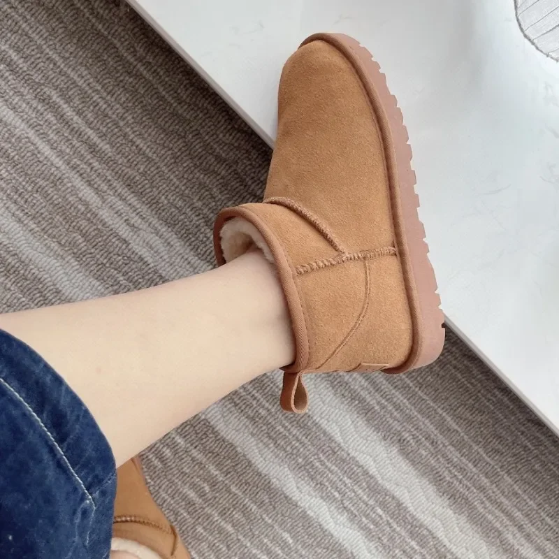 2025 المخملية الدافئة مسطحة القاع مقاوم للماء في الهواء الطلق الثلوج أحذية الشتاء الدافئة أحذية قصيرة لينة الجلد المدبوغ مريحة المضادة للانزلاق