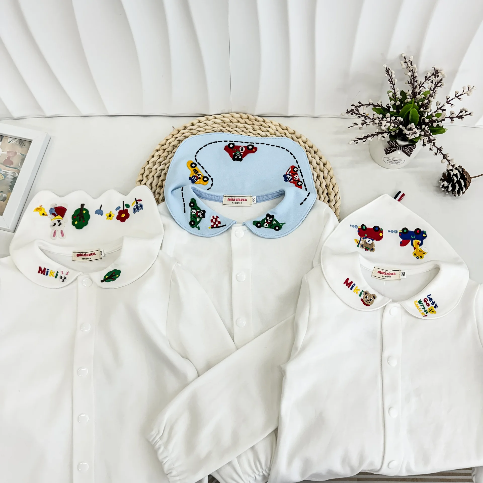 Japonais 2025 automne nouveau polyvalent mignon vêtements pour enfants couleur unie chemise douce pour garçons et filles dessin animé col de voiture intérieur T