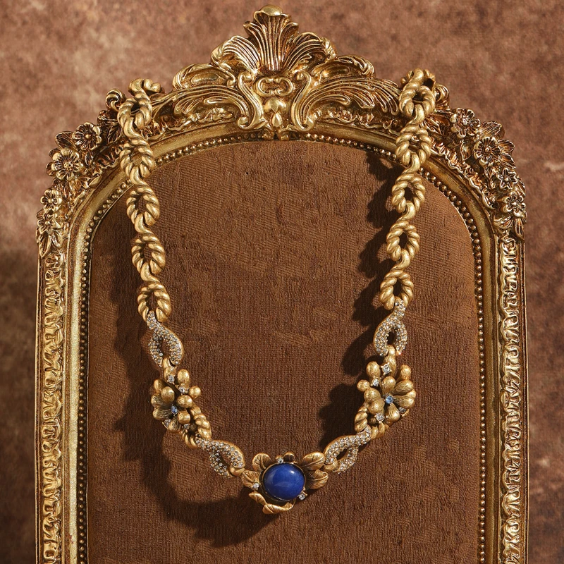 

Vintage Gold Color Necklace Lapis Lazuli Carving Hollowed Natural Stone Flower Bead Decoration Ceremony Jewelry And Accessories