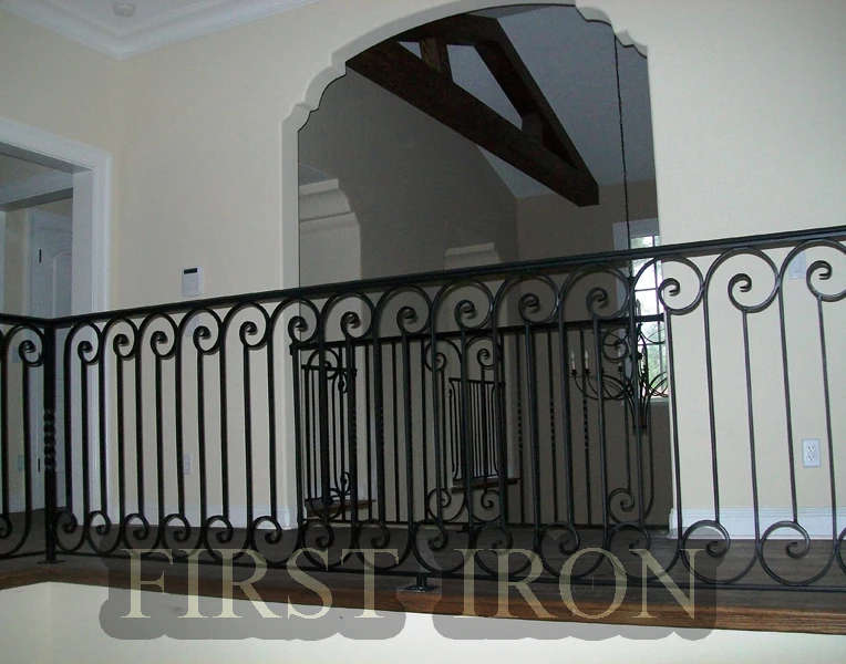 Barandilla de escalera de hierro forjado interior ornamental