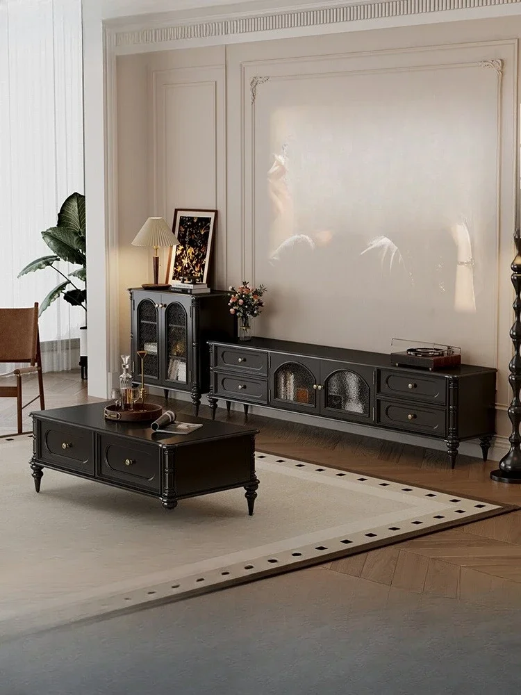 

Тумба под телевизор в винтажном стиле из массива дерева, комбинированная с тумбой для хранения вещей в гостиной, с элементами легкой роскоши и изысканного дизайна.