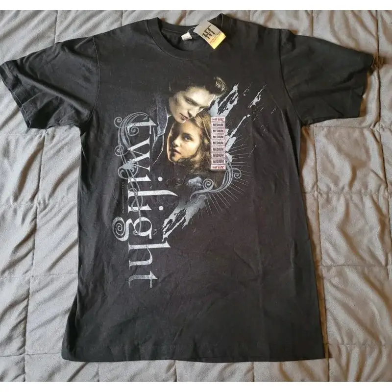 M Medium NWT Hot Topic Authentic Twilight Edward & Bella Unisex T-shirt 2008