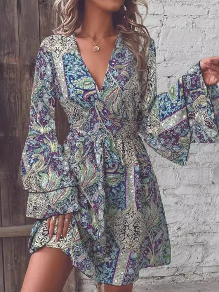 2024 Autumn Winter New Fashionable Women\'s Paisley Printed Sexy V-neck Trumpet Sleeves Casual Loose Dress