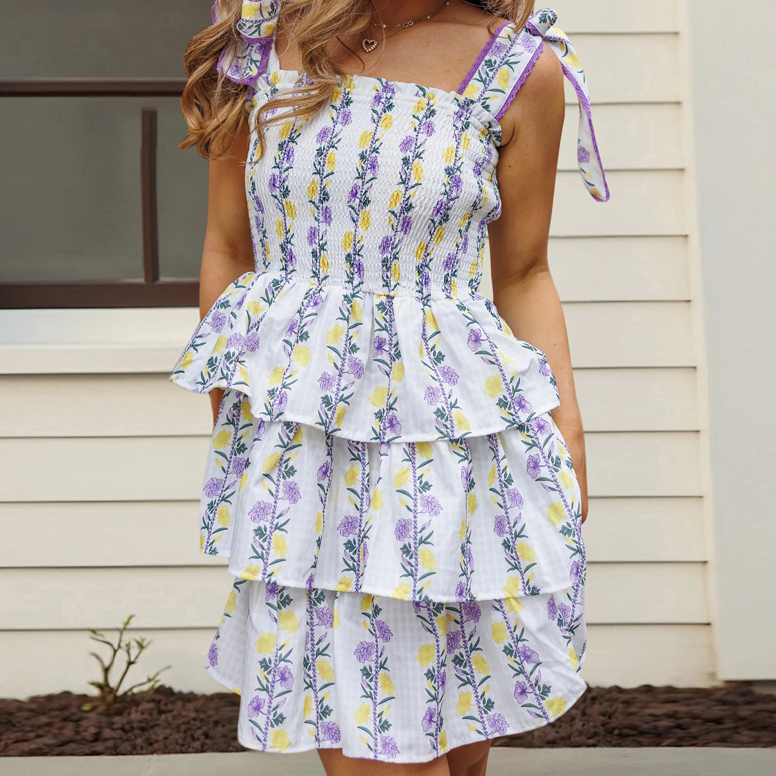 Abito lungo da donna con spalle scoperte e orlo con volant Abito estivo Boho con stampa floreale Busto smock Abito lungo e fluido Abito da spiaggia