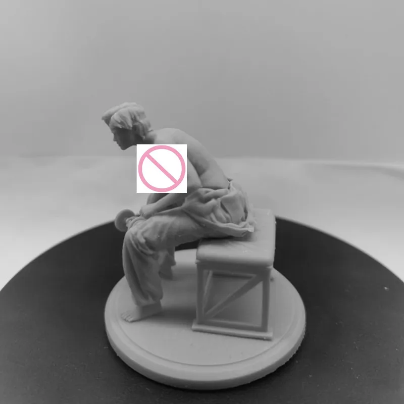 1/24 Scale กีฬาสาวฉากรูปเรซิ่นประกอบชุดประกอบ Dioramas และ Unpainted รูปปั้นของเล่น