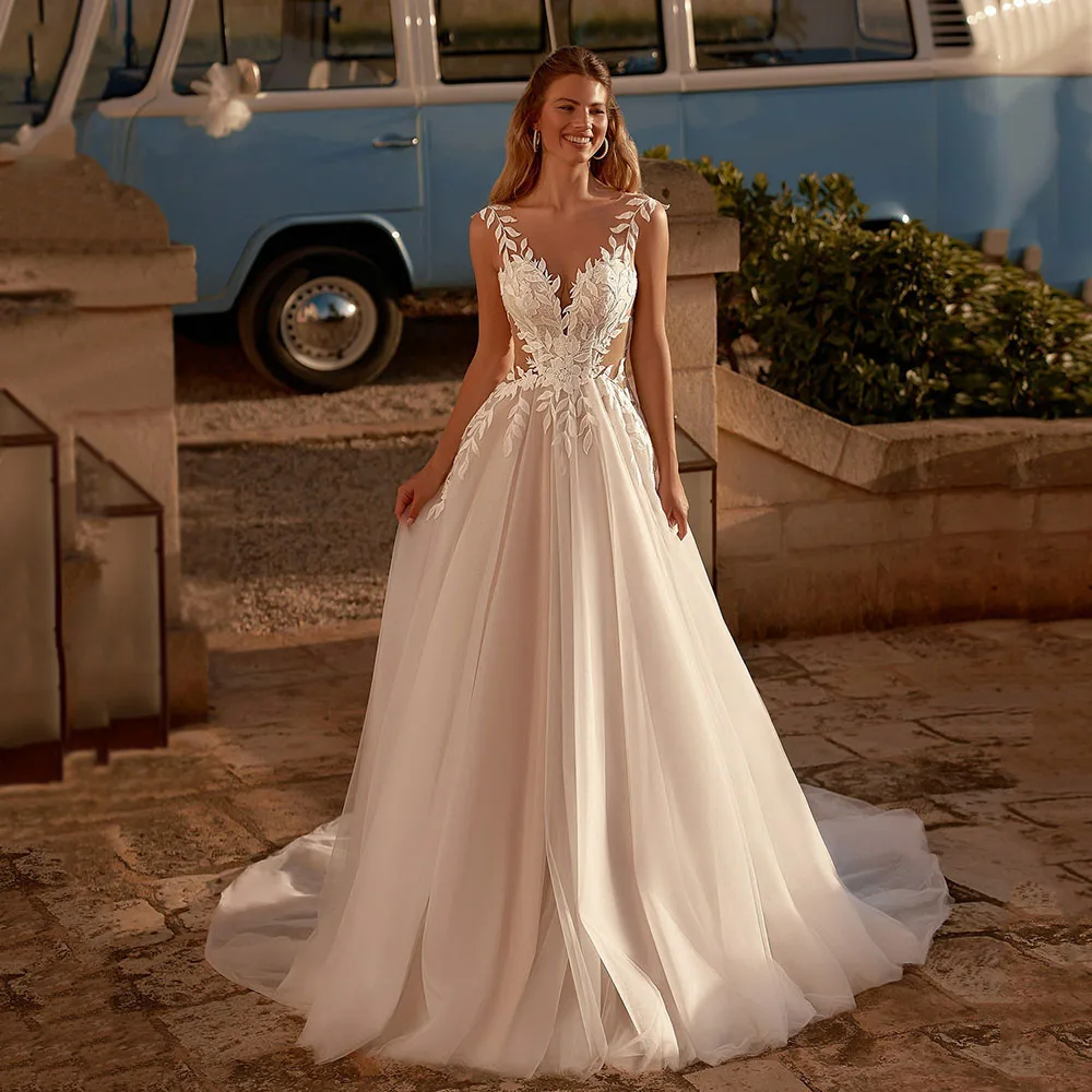 

Customized Vintage V Neck Wedding Dress 2025 A Line Tulle Bride Gown Illusion Back Applique Lace Sleeveless Boho Bridal Dress