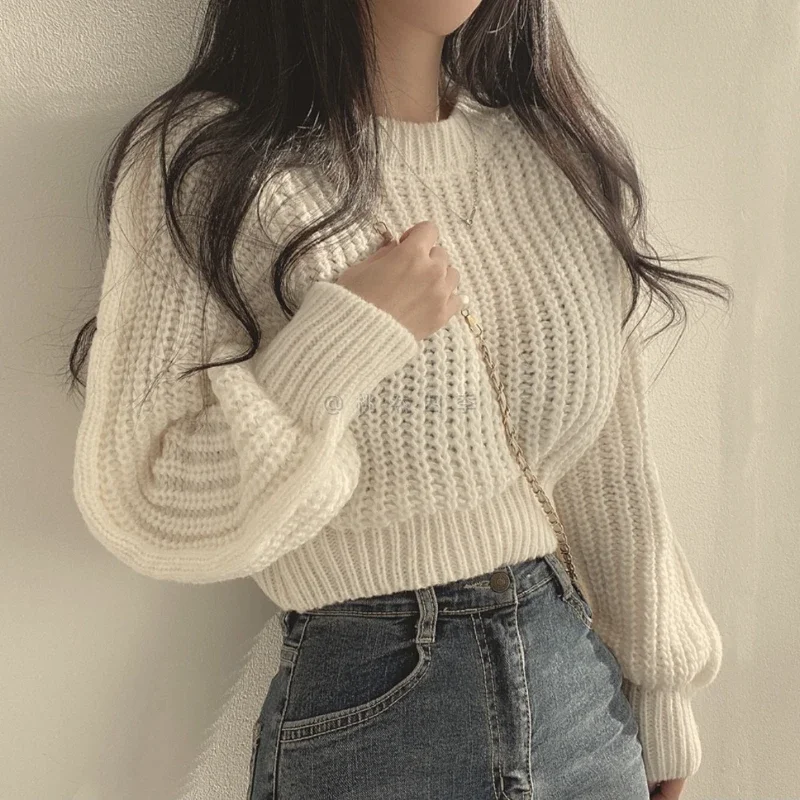 Maglione corto casual tinta unita Maglieria da donna calda ed elegante 2025 Pullover lavorato a maglia con maniche a lanterna con o-collo da donna autunno inverno