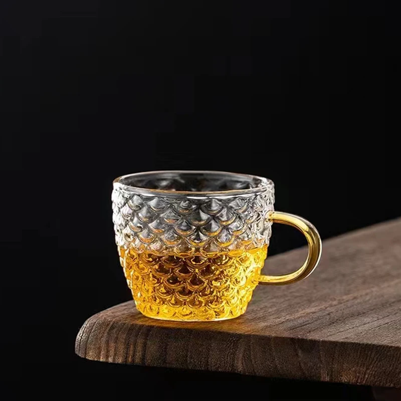 Hey LiLac 100ml Fischschuppen-Muster Bleifreier Borosilikat Hitzebeständiger Glasbecher mit Griff