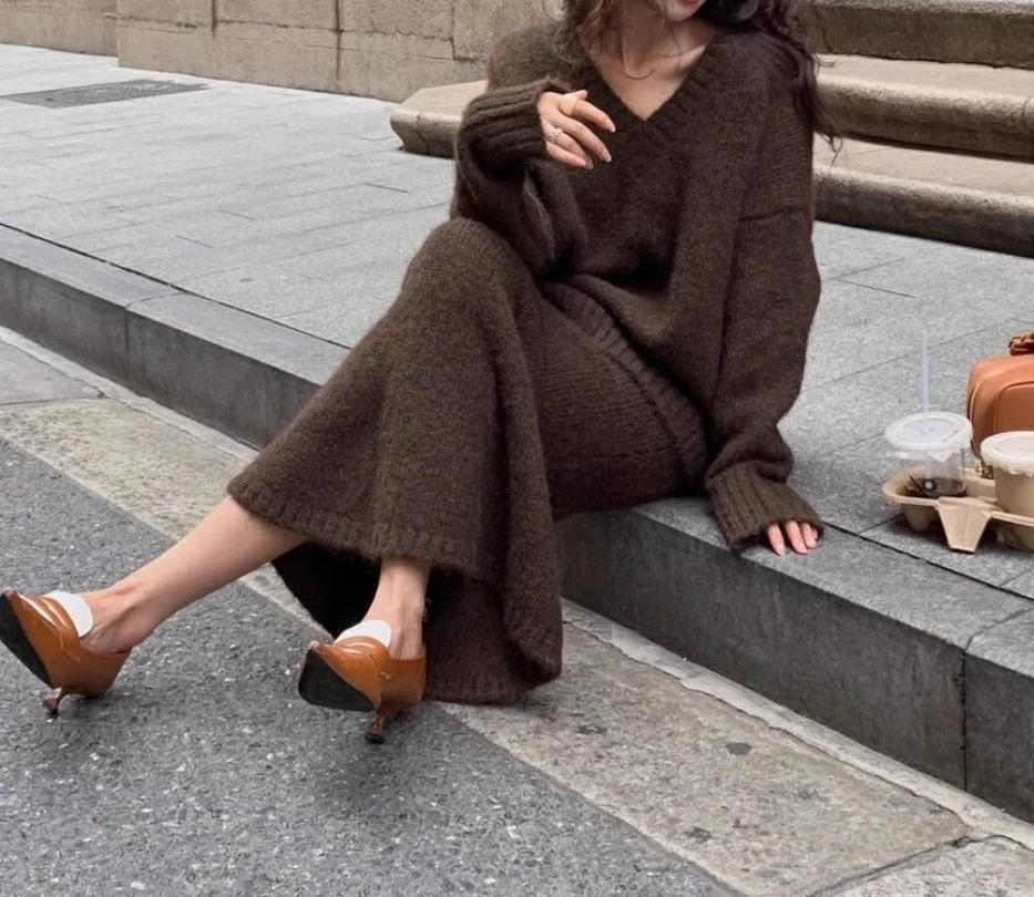 Otoño-Invierno estilo perezoso jersey con cuello en V Top de lana de punto y falda conjunto de dos piezas de moda