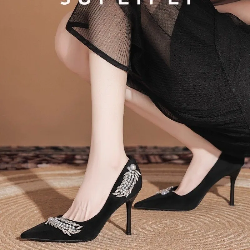 

Осень 2023, новые красивые модные туфли на высоком каблуке с французским темпераментом на шпильке