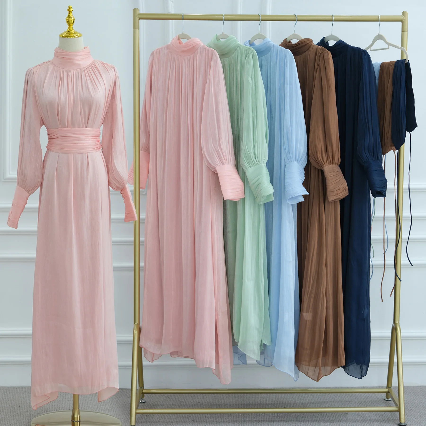 

Очаровательное блестящее мусульманское длинное женское платье с корсетным поясом, воротником-стойкой и пуговицами, праздничное платье Рамадана Ид, милое хиджаби, Абая