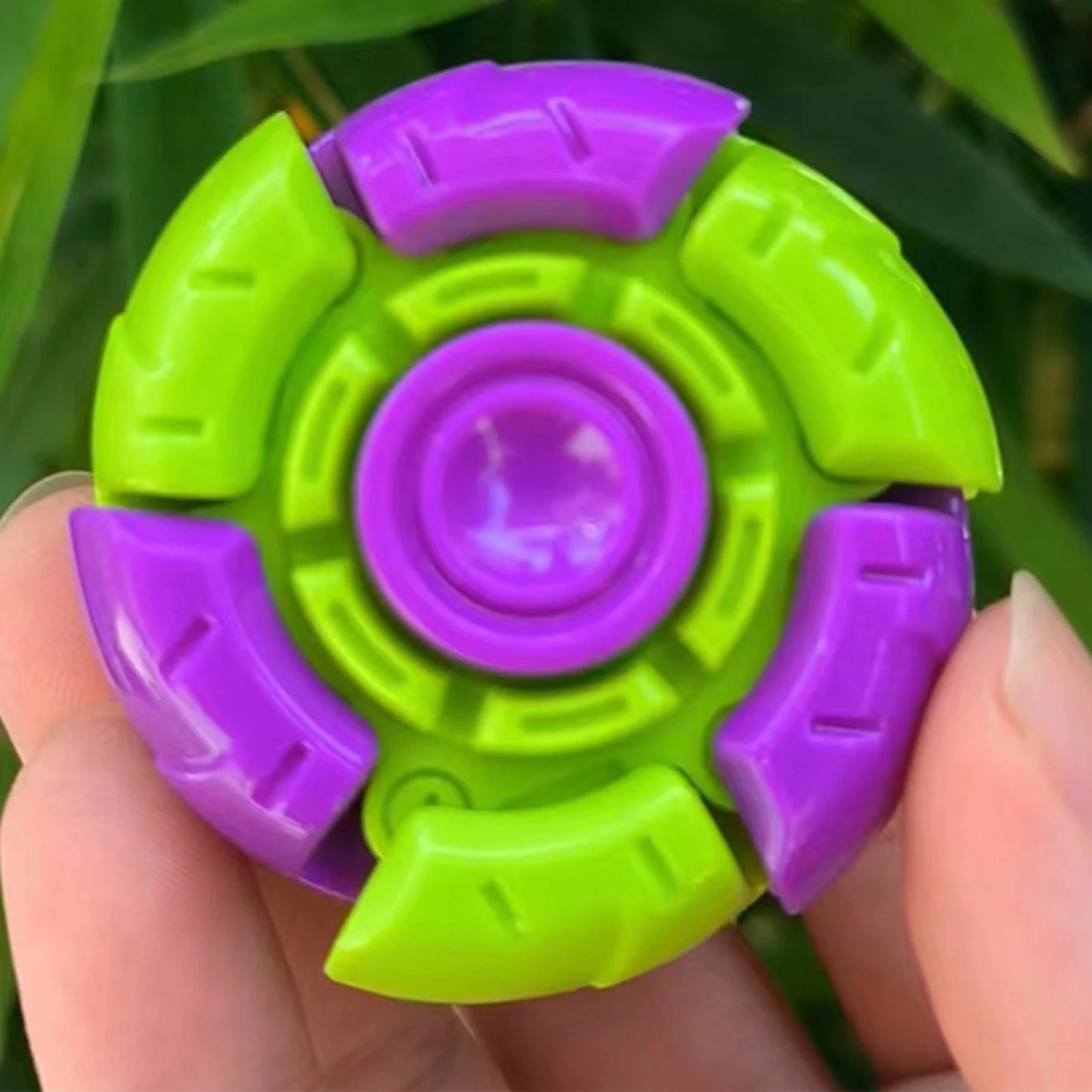 Plastic Radish Fidget Spinner Toy Durable Spinning Fidget Toys Decompression Toys for Relieving Anxiety from Long Time Study