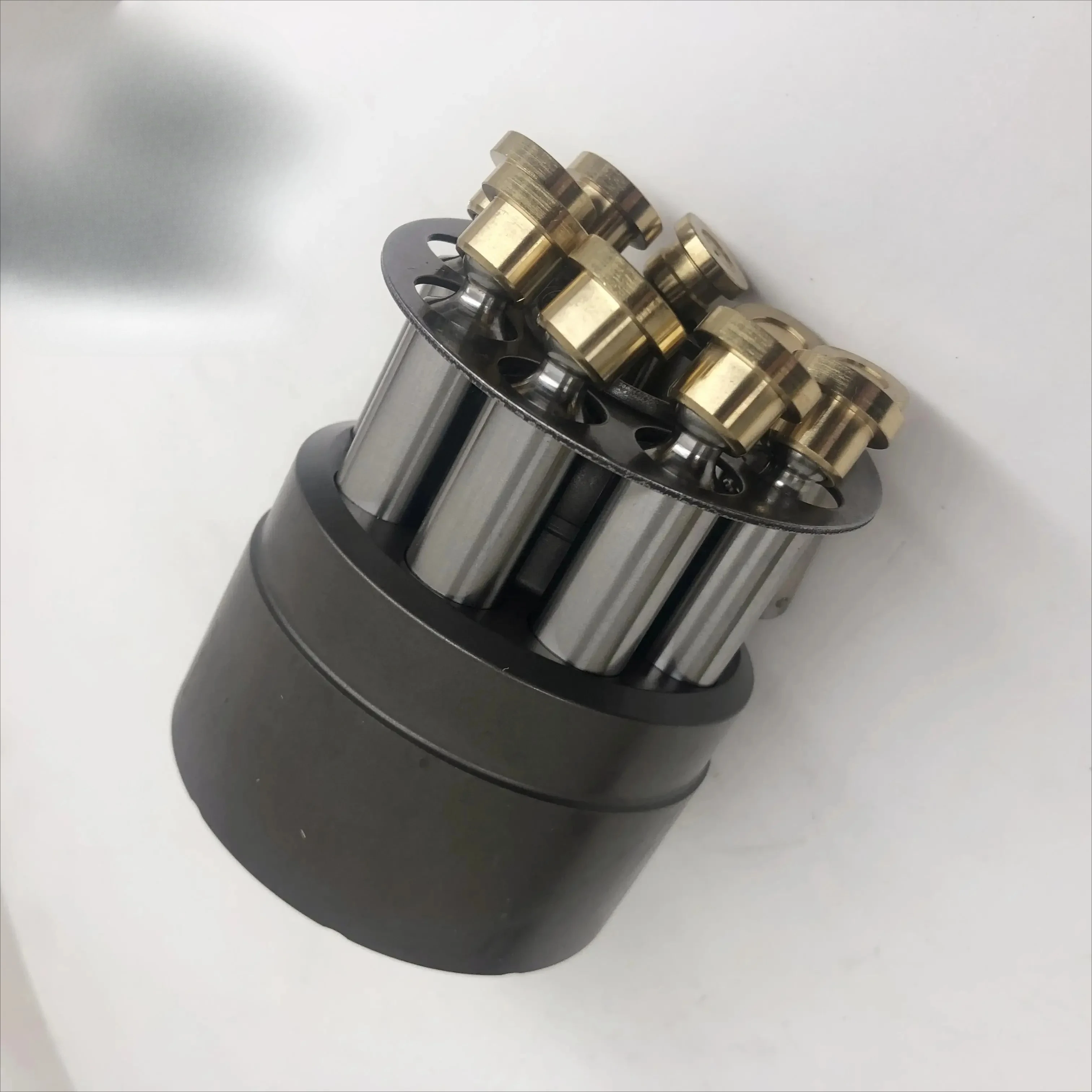 Kubota DC70 Engine Gearbox TC220-58400 Assy Rotary HST Cylinder Block Assembly Rotor Assembly