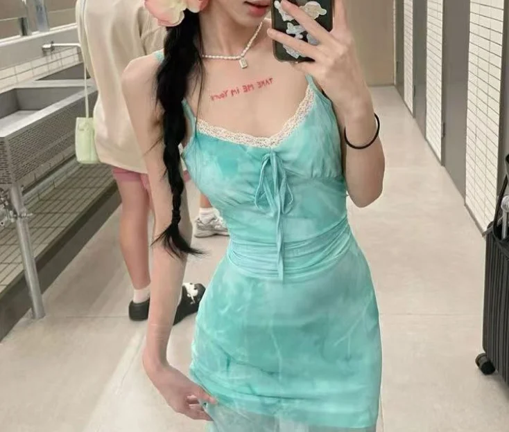 Vestido francés fresco menta verde Tie tinte impreso malla tirantes vestido largo puro deseo Sexy encaje Patchwork urbano vestidos de cola de pez
