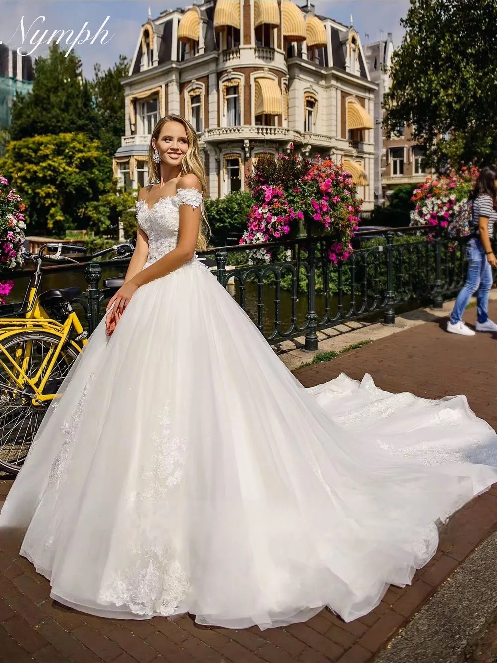 Customized Off  Shoulder Wedding Dresses Beadings Robe de Mariée  Lace Up Appliques Bride Gownss Sweetheart Vestido de novia