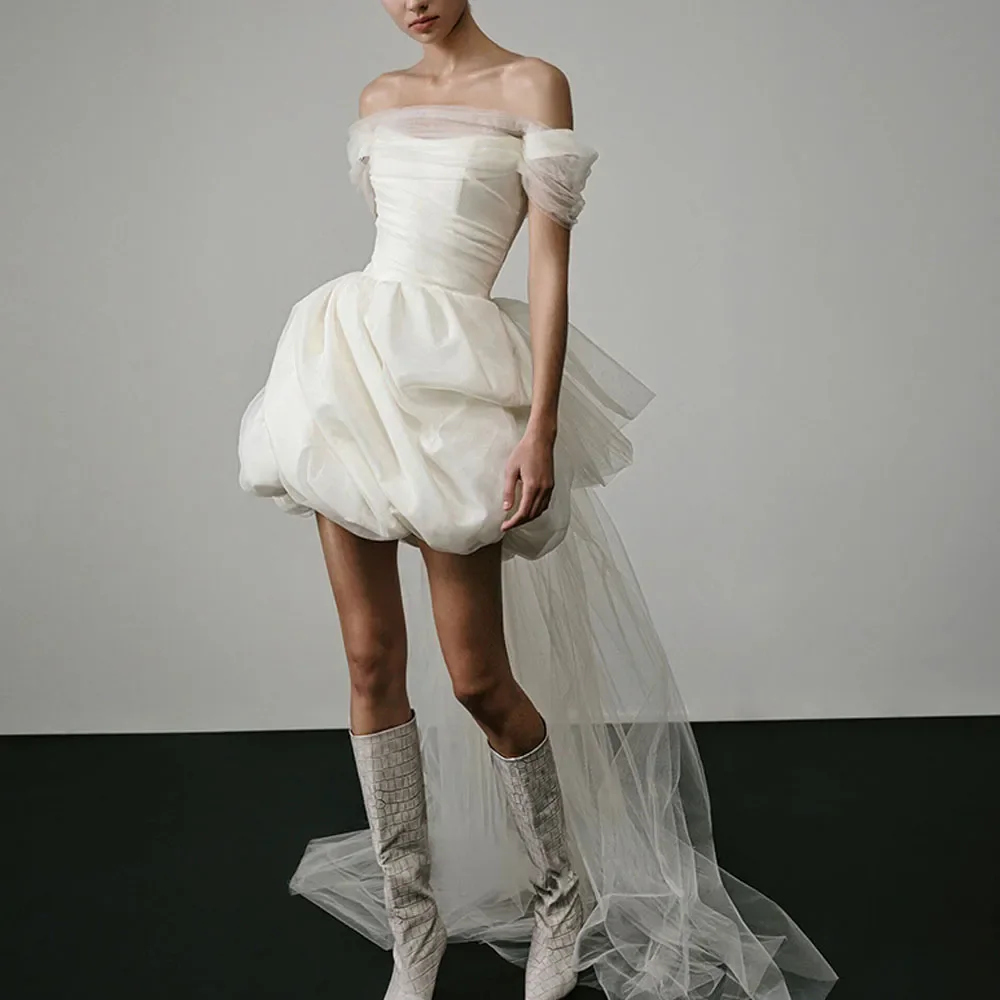 Robe de mariée trapèze à col bateau moderne, courte, avec poignées amovibles, en tulle, avec traîne