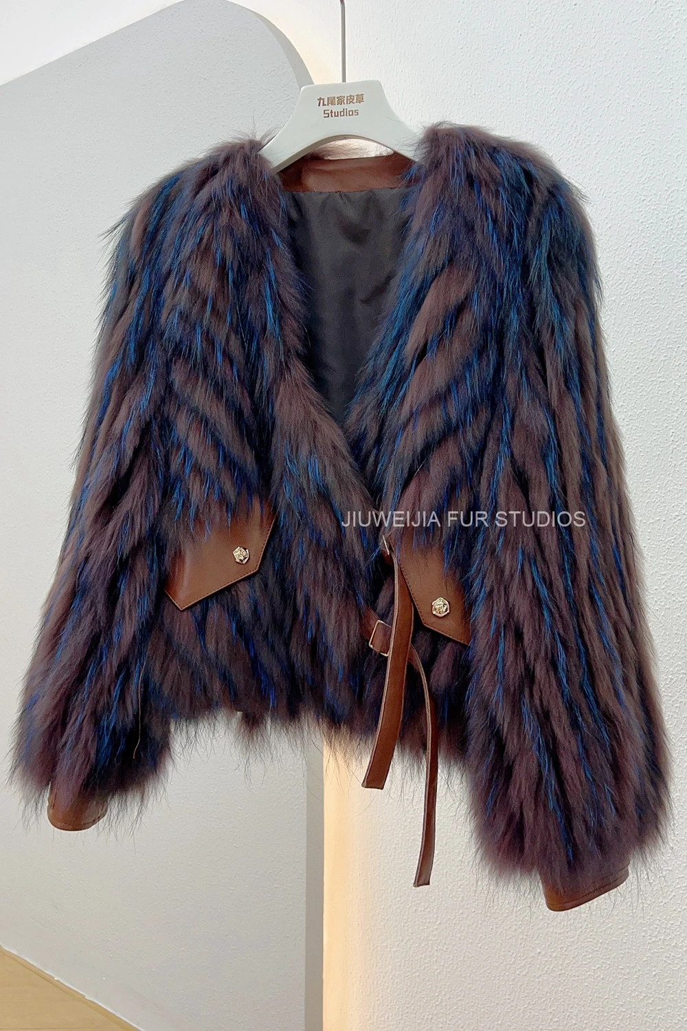 2026 Winter New Fur Strip Sewed Together Short Style Thin Raccoon Fur Fox Fur Coat Young Women's Coat