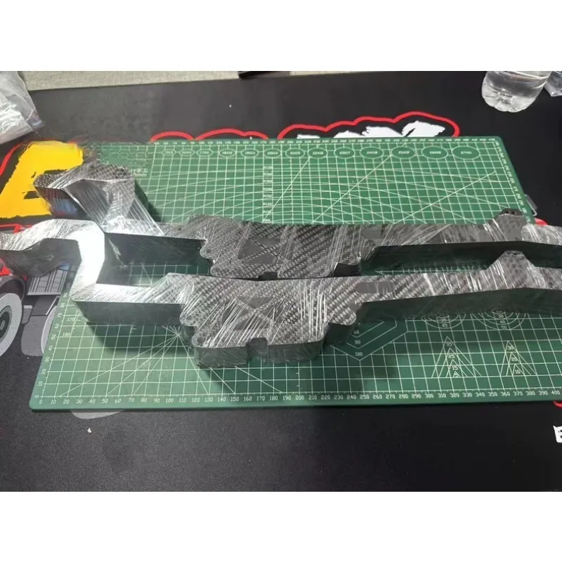 Upgrade Parts  Carbon Fiber Ladder Frame Chassis Rails 4mm for YK 4061 1/6 RC Crawler Ultra Low Center Gravity  Fit Stock Holes