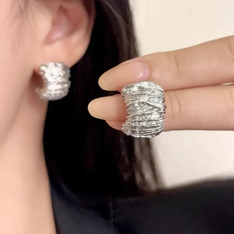 Women Simple Temperament Irregular Wavy Pleated Earrings Retro Trendy High End Fashion Ear Jewelry Vintage Ear Ornaments