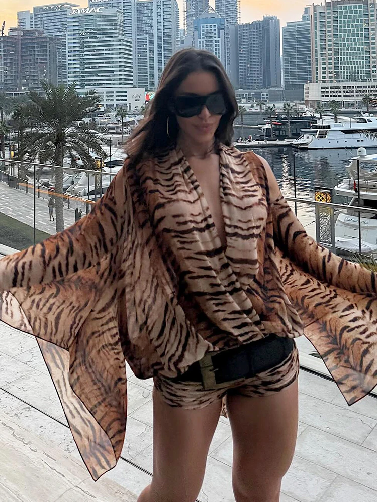 奇妙な猫のような虎柄ロンパース レディース セクシー 不規則な切り抜き フルスリーブ Vネック レースアップ ストレッチ ラッフル パッチワーク クラブウェア プレイスーツ