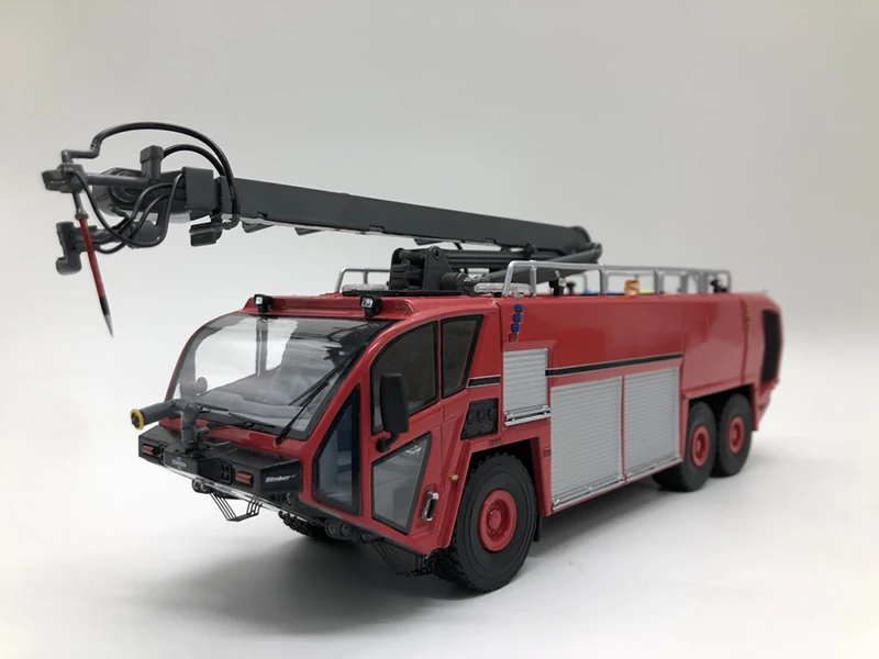 

Diecast Alloy 1:50 Scale 3000 Airport Main Battle Fire Truck Alloy Engineering Vehicle Car Model Collection Souvenir