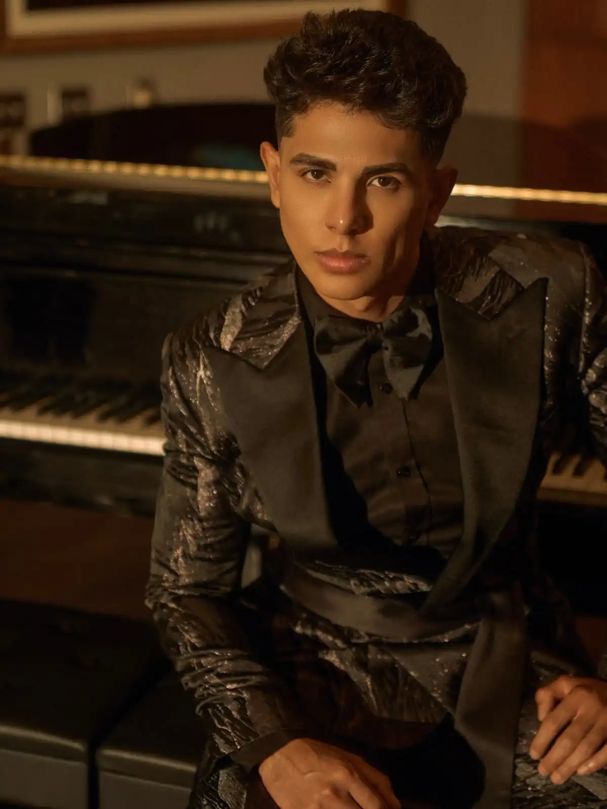 Men's Black and Silver Abstract Brocade Double Breasted Tuxedo Suit with Satin Peak Lapel and Bow Tie Stage Custom Made M264854