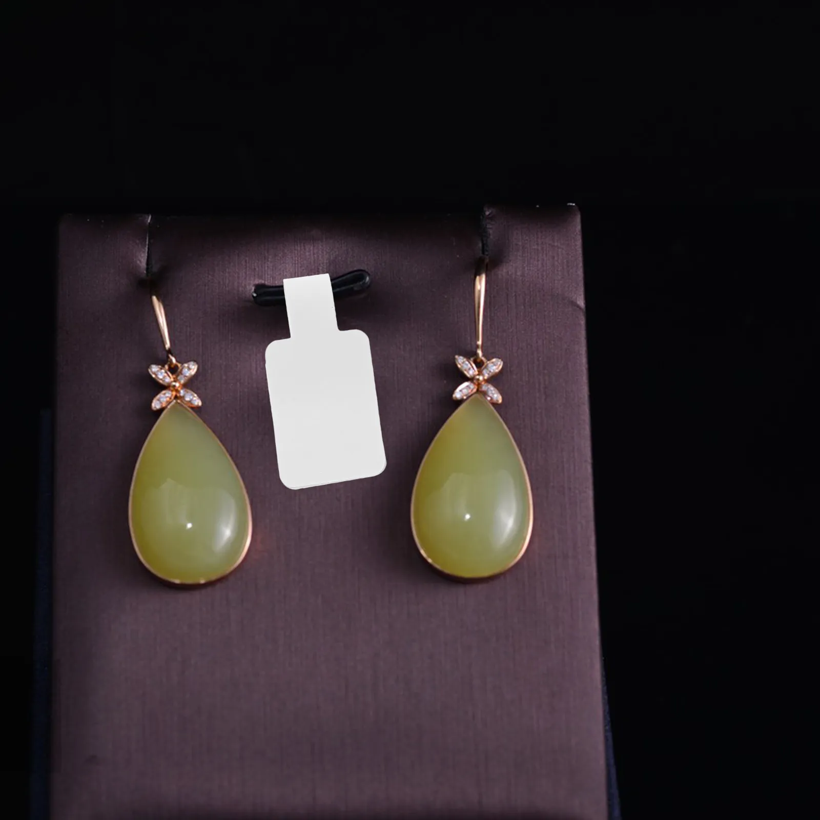 

100Pcs Blank Jewelry Stickers Price Tags Paper Labels Self Adhesive for Ring Necklace Earring Bracelet DIY Labeling Multipurpose