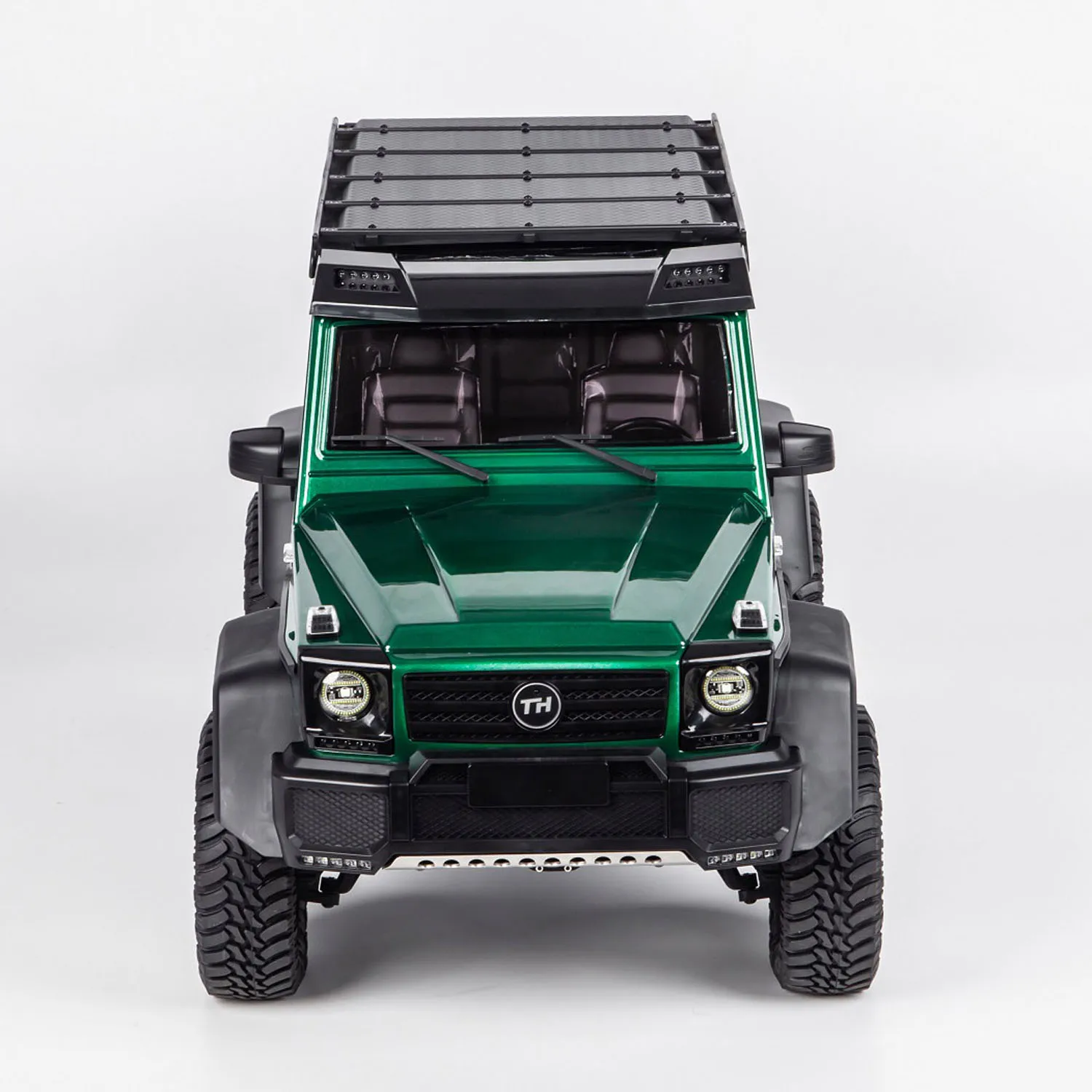 

1/8 Plastic RC Crawler KM5 4WD TRACTION HOBBY Remote Control Off Road Vehicle Running Light System Metal Gears Drive Shafts