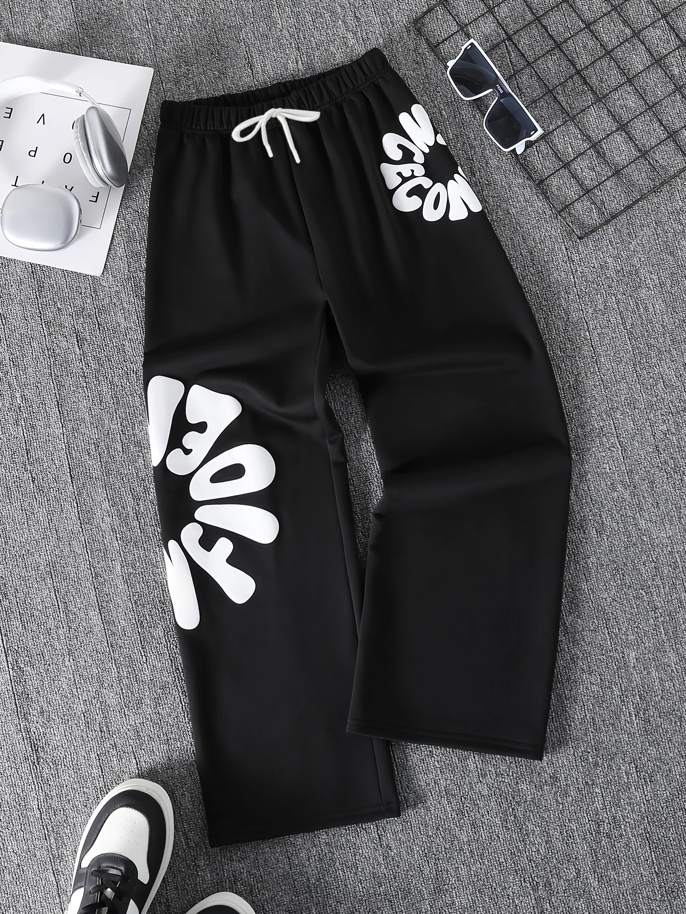2026 Summer Men's Soft Loose Fit Bubble Letter Print Drawstring Elastic Waist Breathable Casual Streetwear Trousers