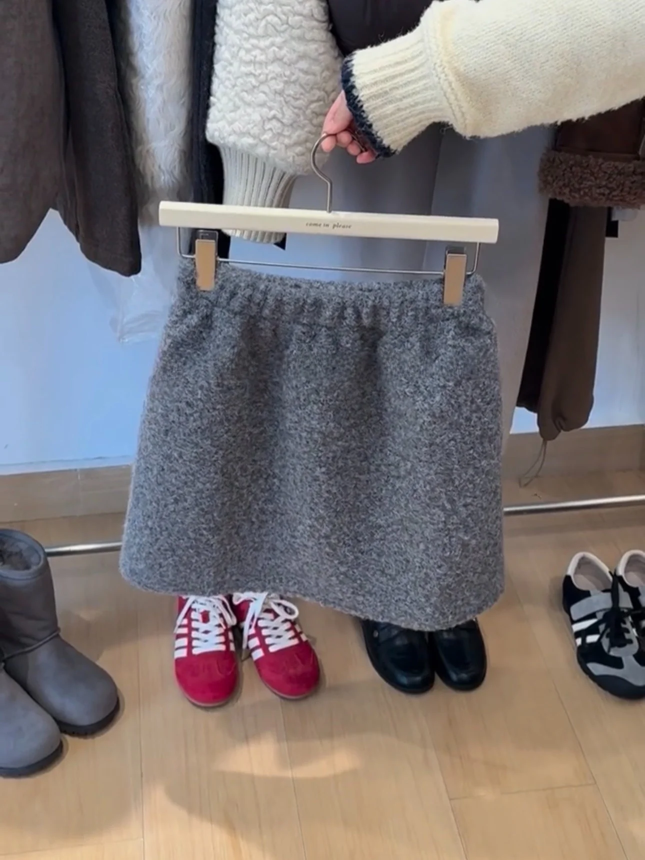 

Корейская утепленная юбка А-силуэта для женщин, новая зимняя модная модель, утягивающая, с высокой талией, теплая, из полиэфирного волокна, круглая, флисовая юбка