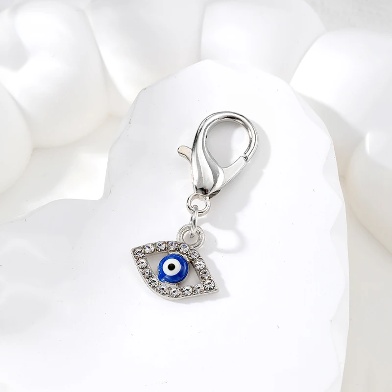 Metal Zircon Blue Eye Hamsa Hand Keychain Pet Pendant Keyring Retro Heart Turkey Evil Eye Fatima Hand Bag Box Earphone Accessory